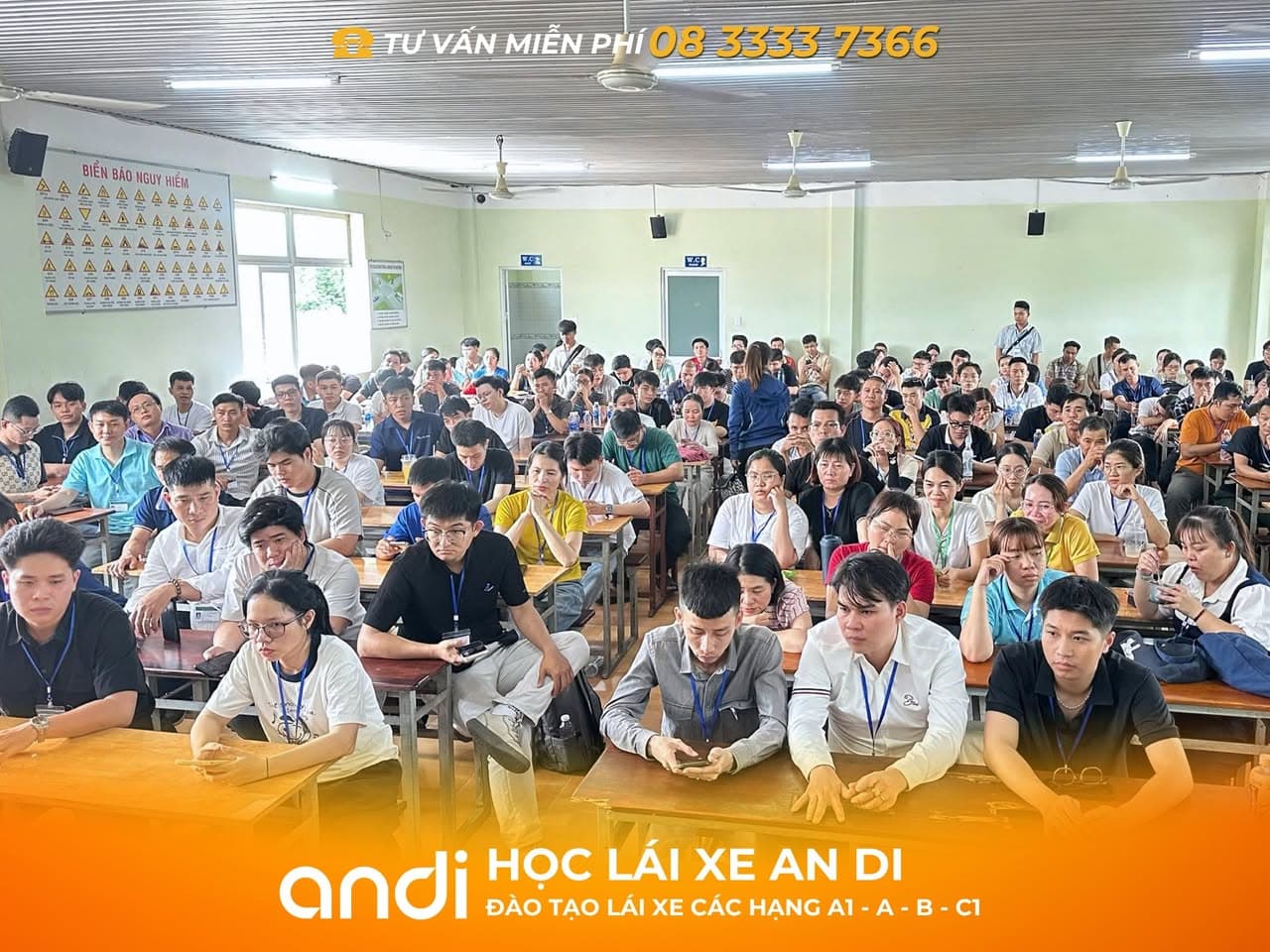 Học viên trong ngày thi sát hạch